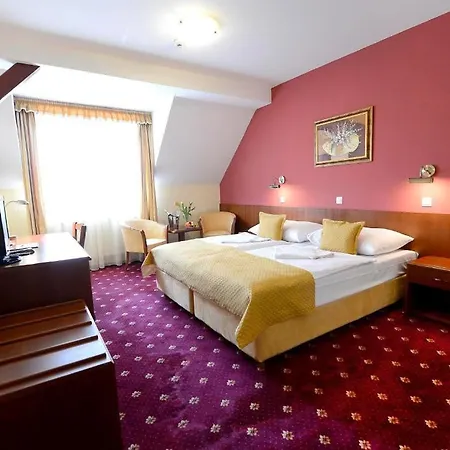 Tilia Hotel
